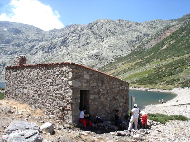 Refugio Laguna del Barco 